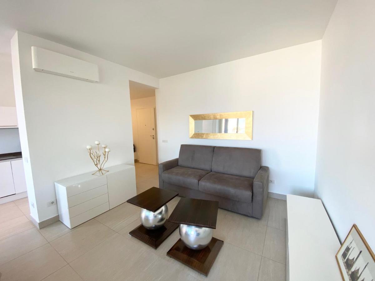 Appartamento Palazzo Di Vetro 루이노 외부 사진